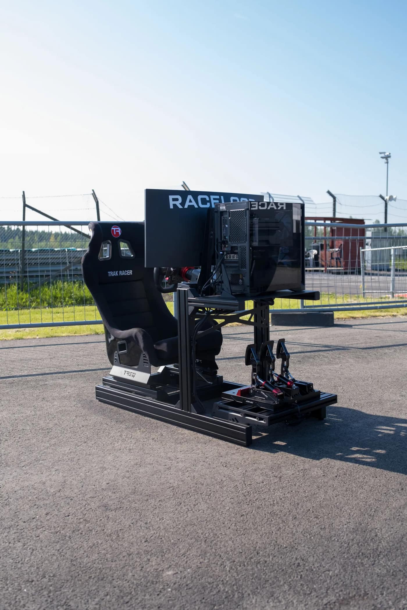 RaceLoop Steg 1 — komplett sim racing rigg